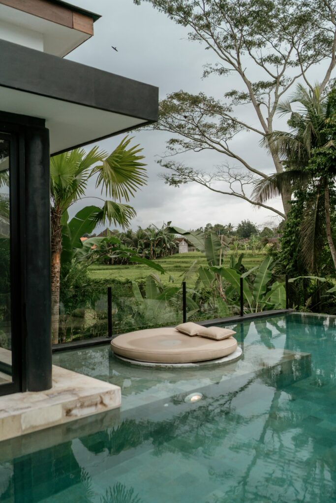 villa met zwembad en uitzicht op rijstvelden Bali
