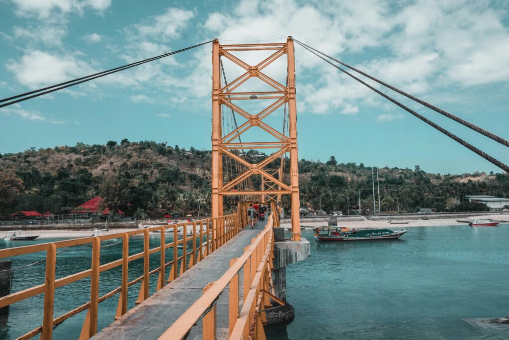 yellow bridge Nusa Lembongan Bali